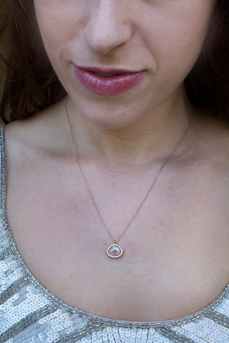 MEDITATIONS necklace in dusty rose quartz