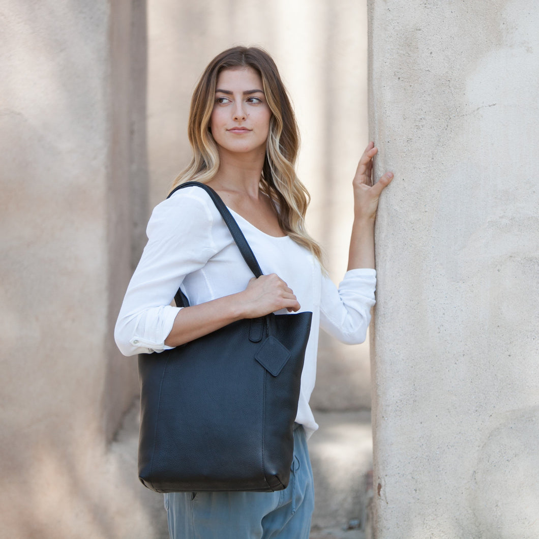 Petite Tote in Black